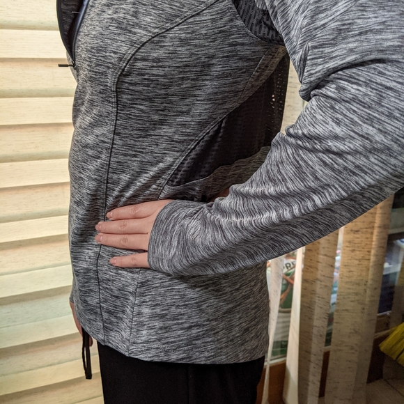 Mta Sport Girls workout pullover Size Small - Picture 2 of 4